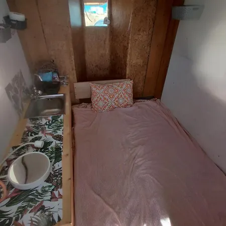 Camping The Smallest House On Wheels, Basic
